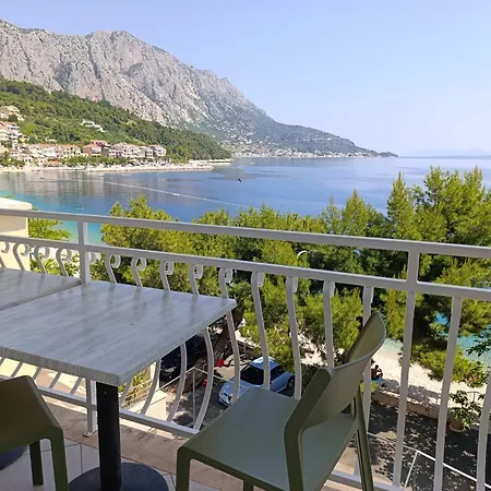 Beachfront Deluxe Apartament