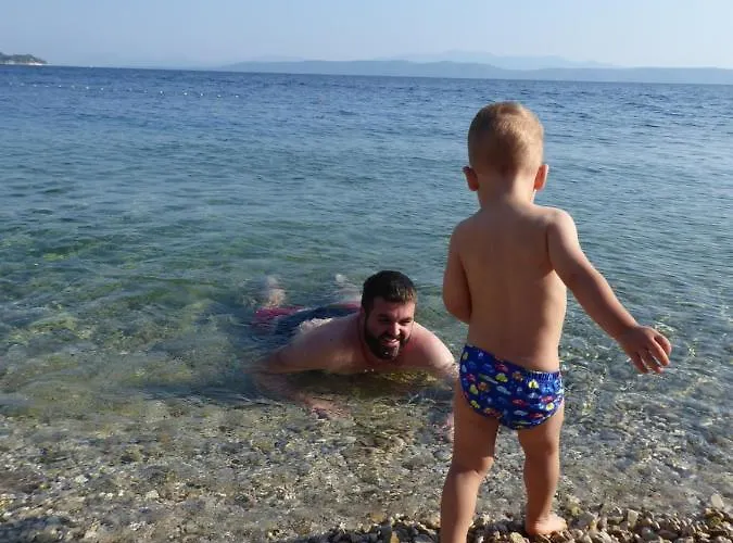 Beachfront Deluxe Podgora (Split-Dalmatia)