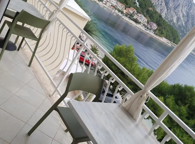 Beachfront Deluxe Appartamento Podgora (Split-Dalmatia)