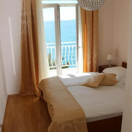 Beachfront Deluxe Lägenhet Podgora (Split-Dalmatia)