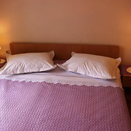 Apartment Beachfront Deluxe Podgora