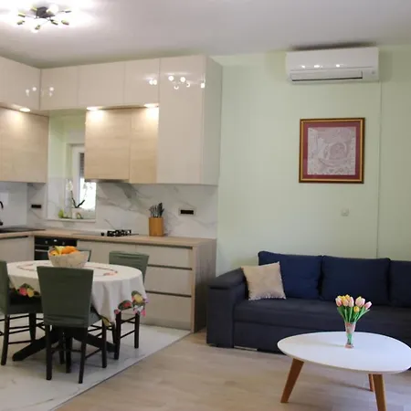 Apartment Beachfront Deluxe *