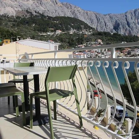 Beachfront Deluxe Podgora (Split-Dalmatia)