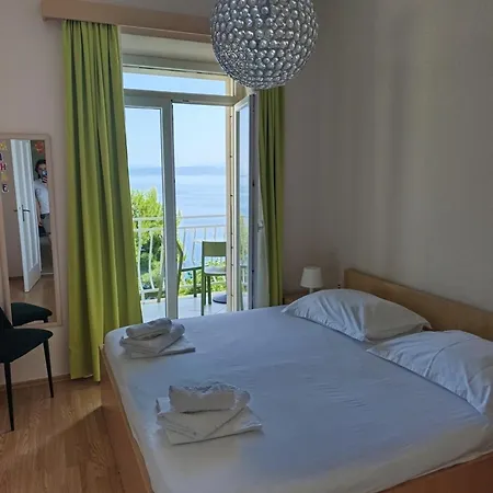 Διαμέρισμα Beachfront Deluxe *