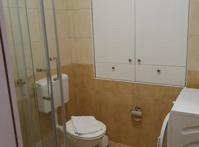 Beachfront Deluxe Podgora (Split-Dalmatia)